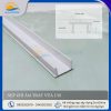 Nẹp chỉ âm trát vữa U15 mặt cắt cận cảnh, có kích thước 15mm dùng tạo khe âm trên các mảng tường.