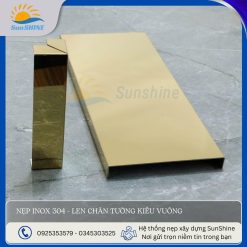 Nẹp Inox 304 len chân tường kiểu vuông màu vàng gương - Góc chụp đứng. Kích thước sản xuất theo yêu cầu cao 40mm, 60mm, 80mm...
