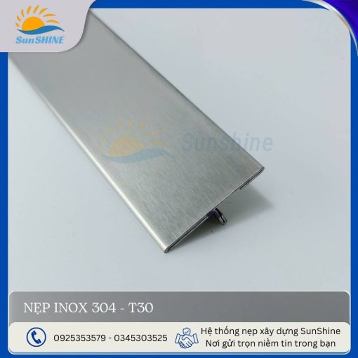 Nẹp inox 304 T30 màu vàng xước. Kích thước 30mm x 8mm. Dùng để xử lý khe giãn cách giữa các vật liệu.