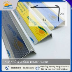 Nẹp nhôm chống trượt NLP20 màu sâm banh mờ, vàng mờ, nhôm. Kích thước rộng 41mm x cao 20mm. Dùng để chống trượt, bảo vệ mũi bậc cầu thang.