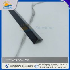 Nẹp inox 304-V10 màu đen xước, kích thước 10x10 mm, dùng trang trí góc vuông.